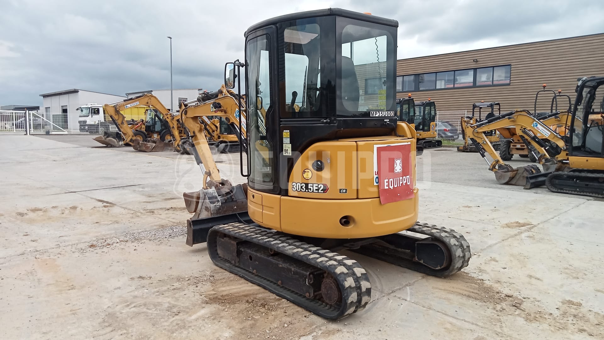 Caterpillar 303.5E2 CR with 3 buckets - - Used Mini Excavator < 7t