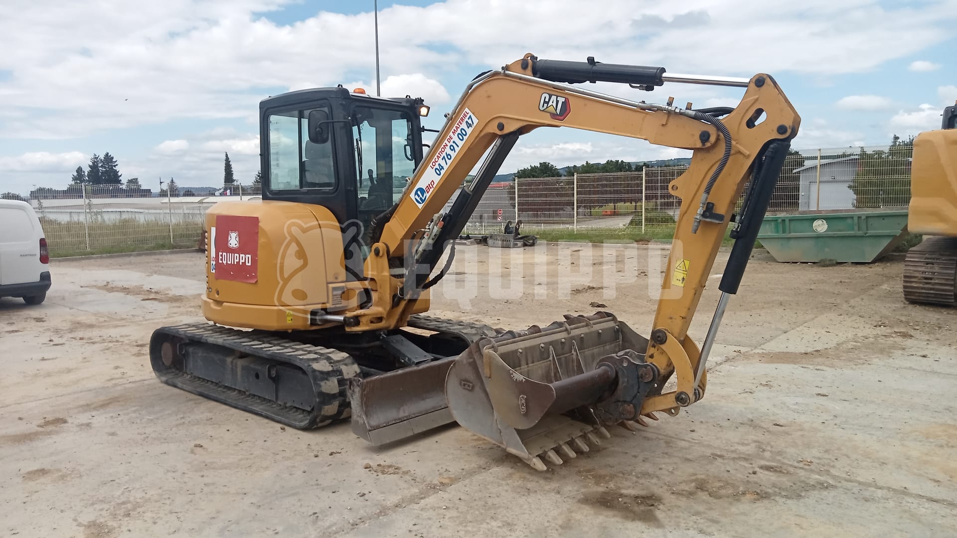 Caterpillar 305E2 CR with 3 buckets - - Used Mini Excavator < 7t