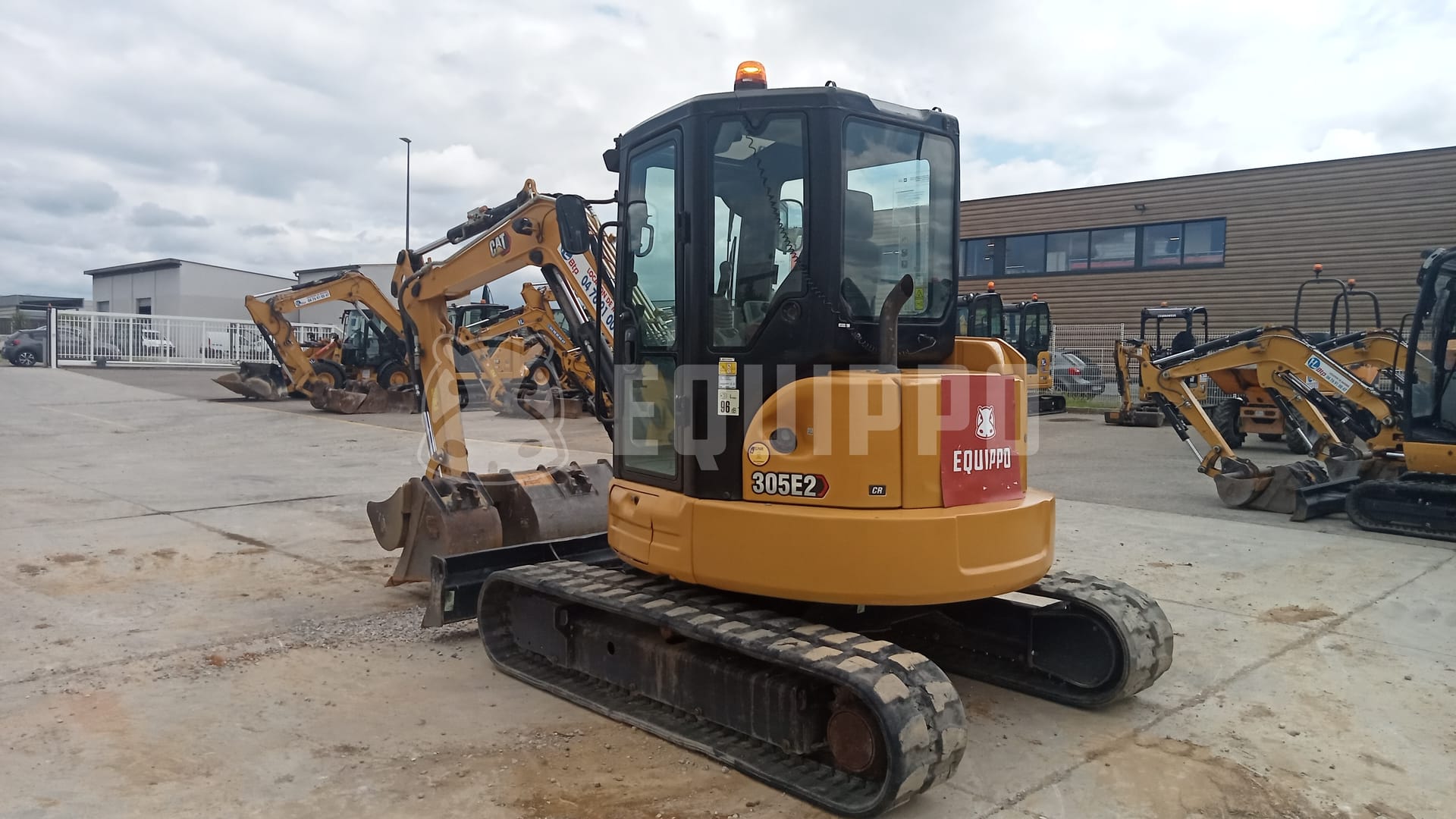 Caterpillar 305E2 CR with 3 buckets - - Used Mini Excavator < 7t