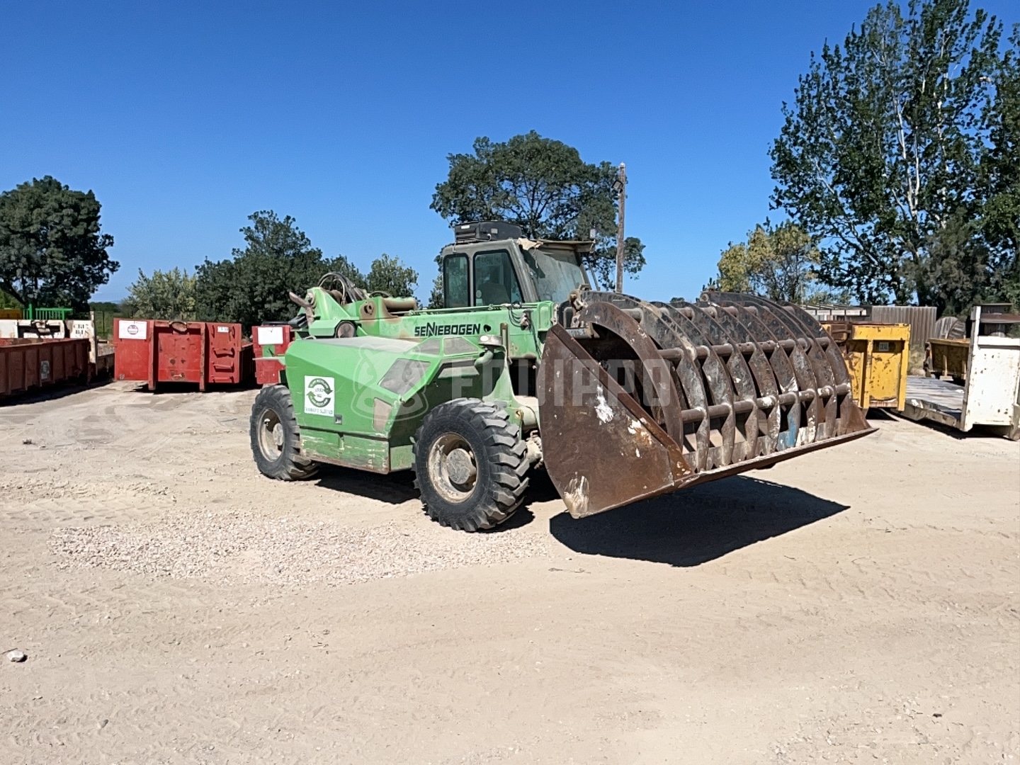 Sennebogen 305 with lift cabin and hold-down shovel - - Used Telescopic Forklift