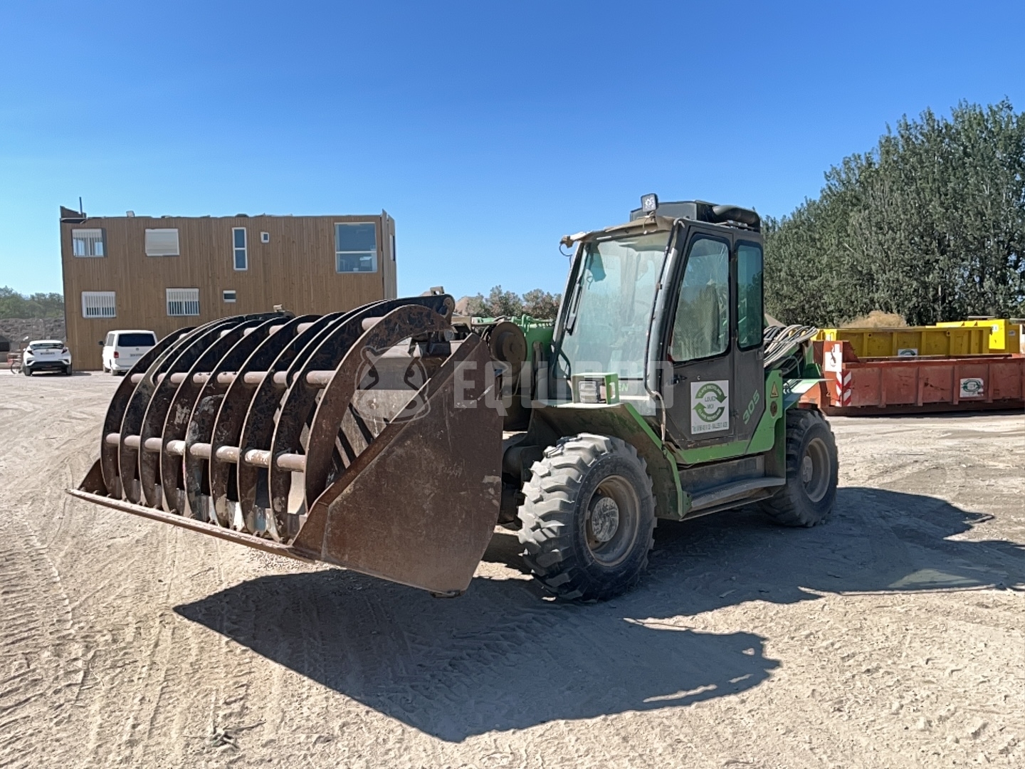 Sennebogen 305 with lift cabin and hold-down shovel - - Used Telescopic Forklift