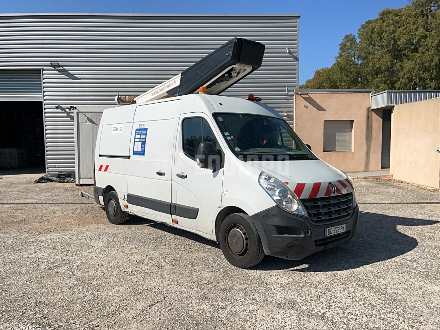 Renault Master with 12 m Versalift platform - - Used Truck-Mounted Boom Lift