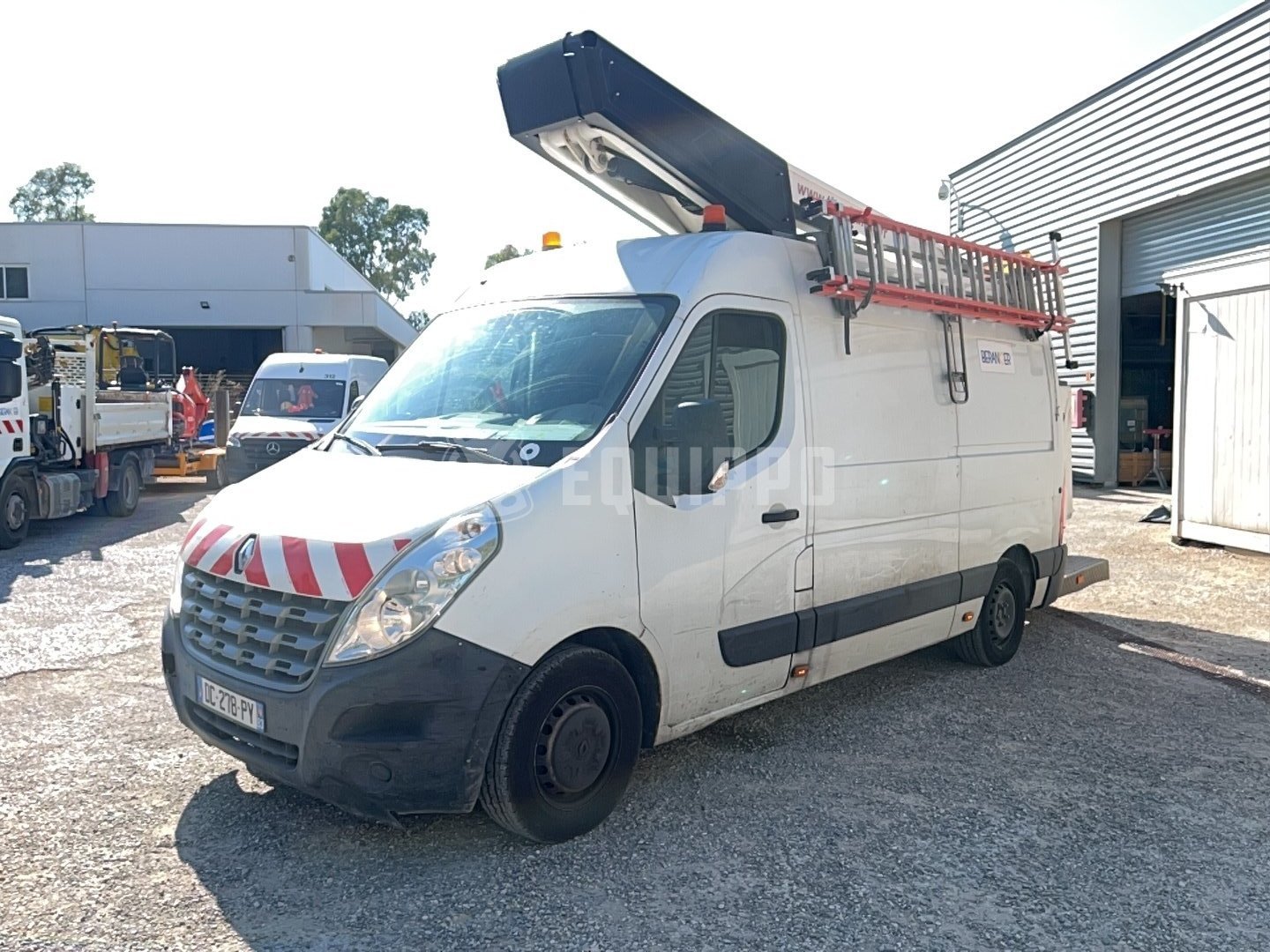 Renault Master with 12 m Versalift platform - - Used Truck-Mounted Boom Lift