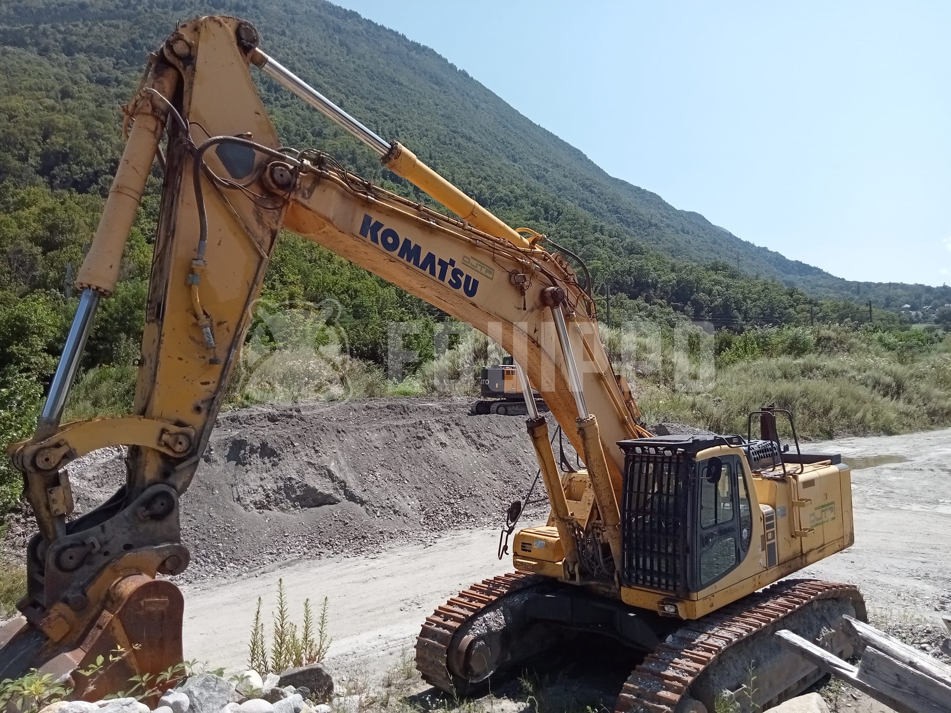 Komatsu PC600-6K  - - Used Tracked Excavator