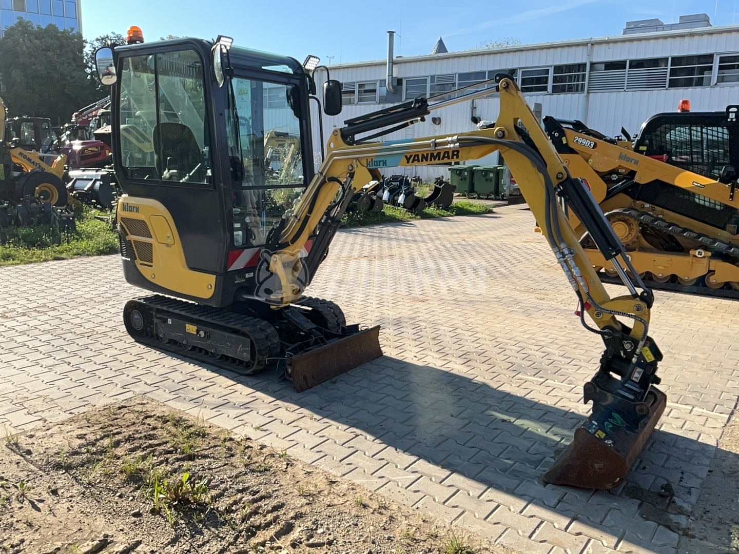 Yanmar SV18 with powertilt quickcoupler and bucket - - Used Mini Excavator < 7t