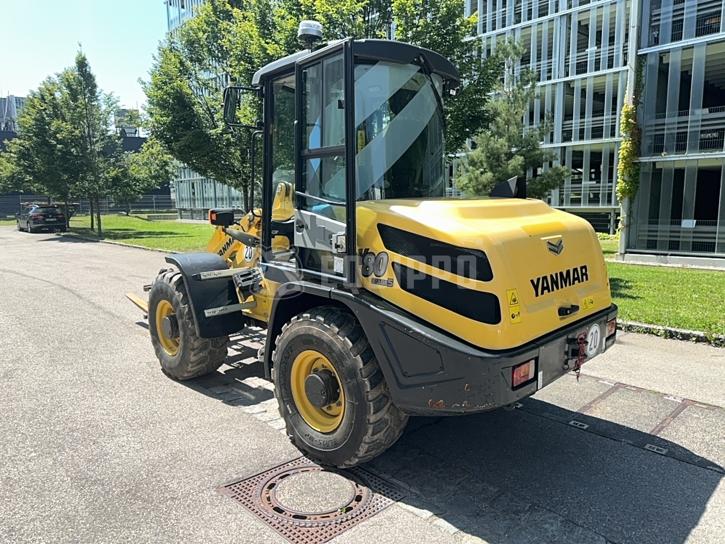 Yanmar V80 met 4-in-1 graafbak en palletvork - - Gebruikte Wiellader