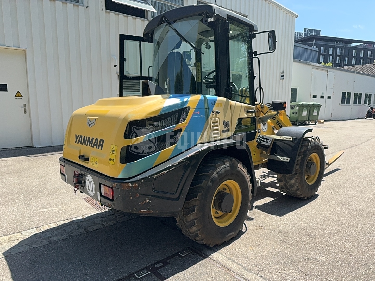 Yanmar V80 met 4-in-1 graafbak en palletvork - - Gebruikte Wiellader