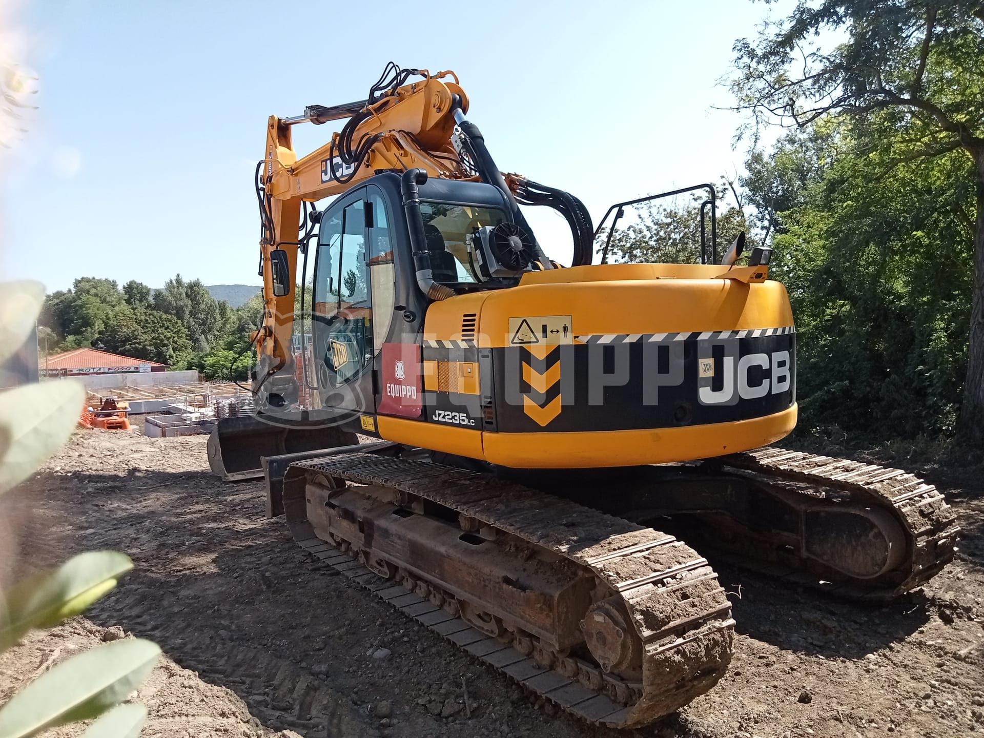 JCB JZ235LCD with 3 buckets - - Used Tracked Excavator