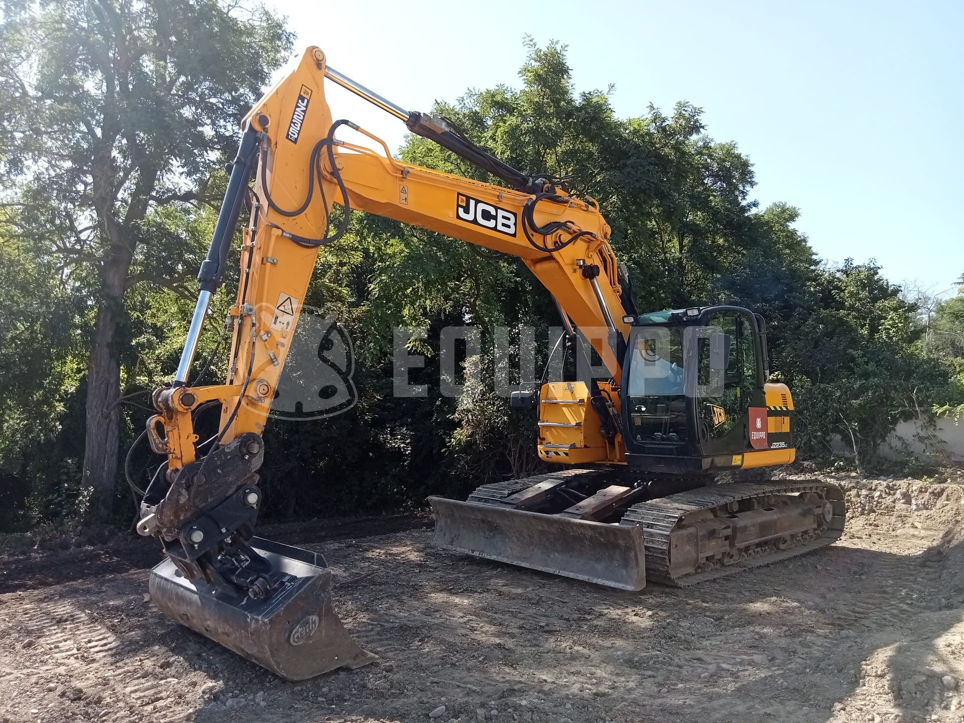 JCB JZ235LCD with 3 buckets - - Used Tracked Excavator
