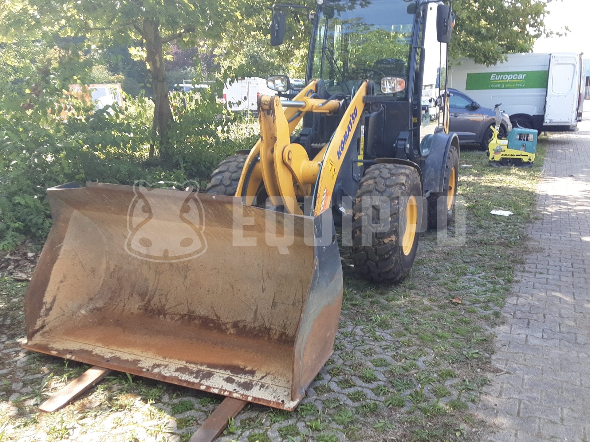 Komatsu WA70M-8E0 with bucket and palletfork - - Used Wheel Loader