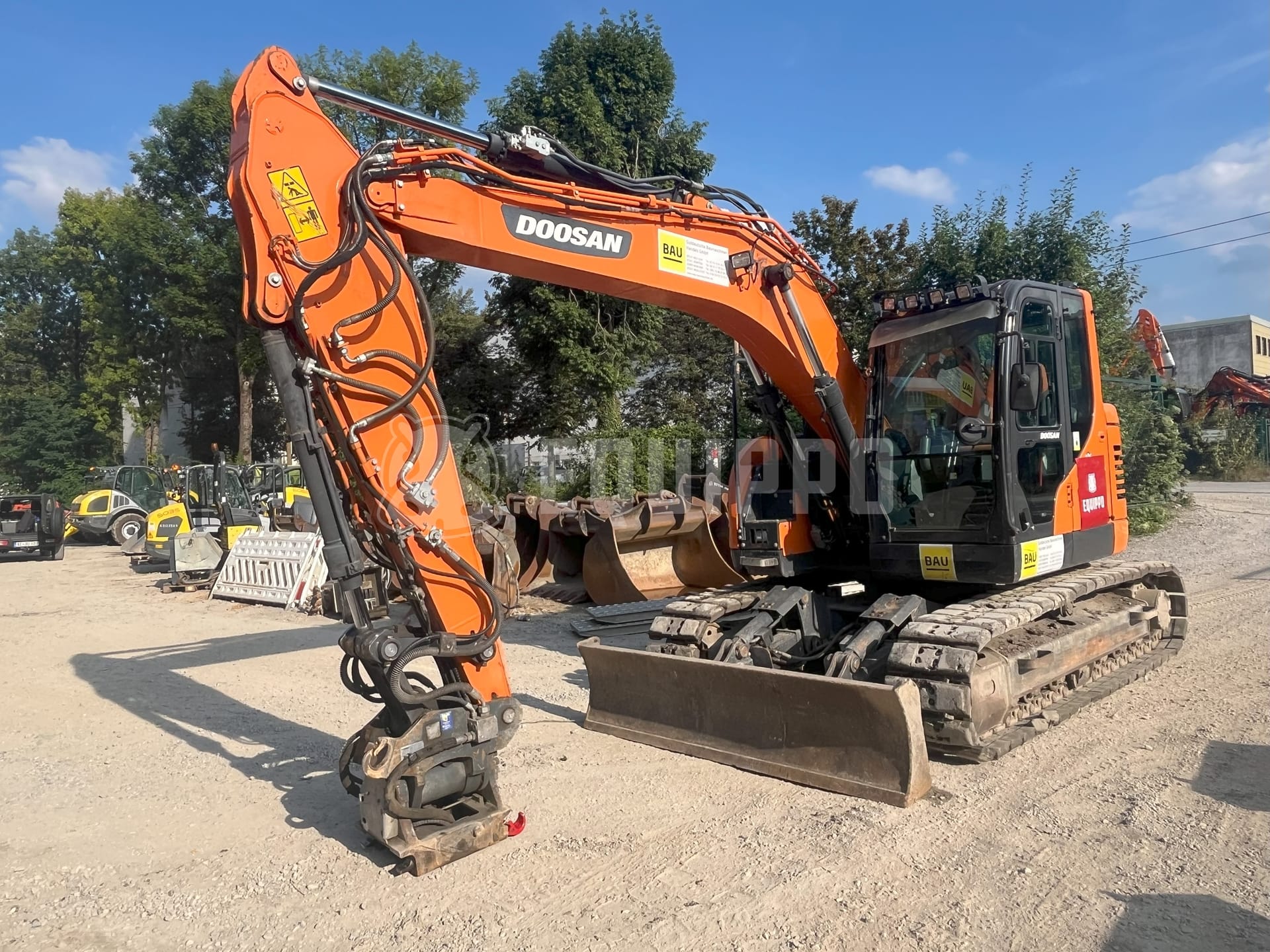 Doosan DX140LCR-5 with PowerTilt OQ65 quickcoupler (without bucket) - - Used Tracked Excavator