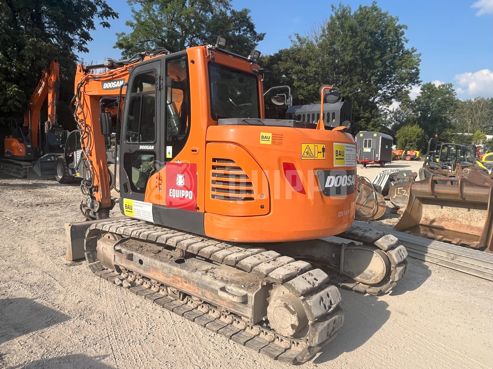 Doosan DX140LCR-5 with PowerTilt OQ65 quickcoupler (without bucket) - - Used Tracked Excavator