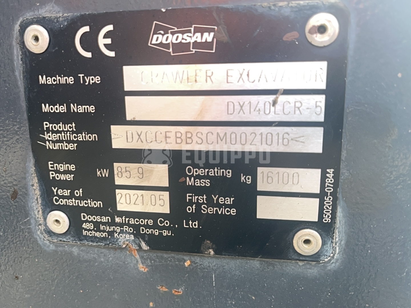 Doosan DX140LCR-5 with Lehnhoff SW10-3 quickcoupler (without bucket) - - Used Tracked Excavator