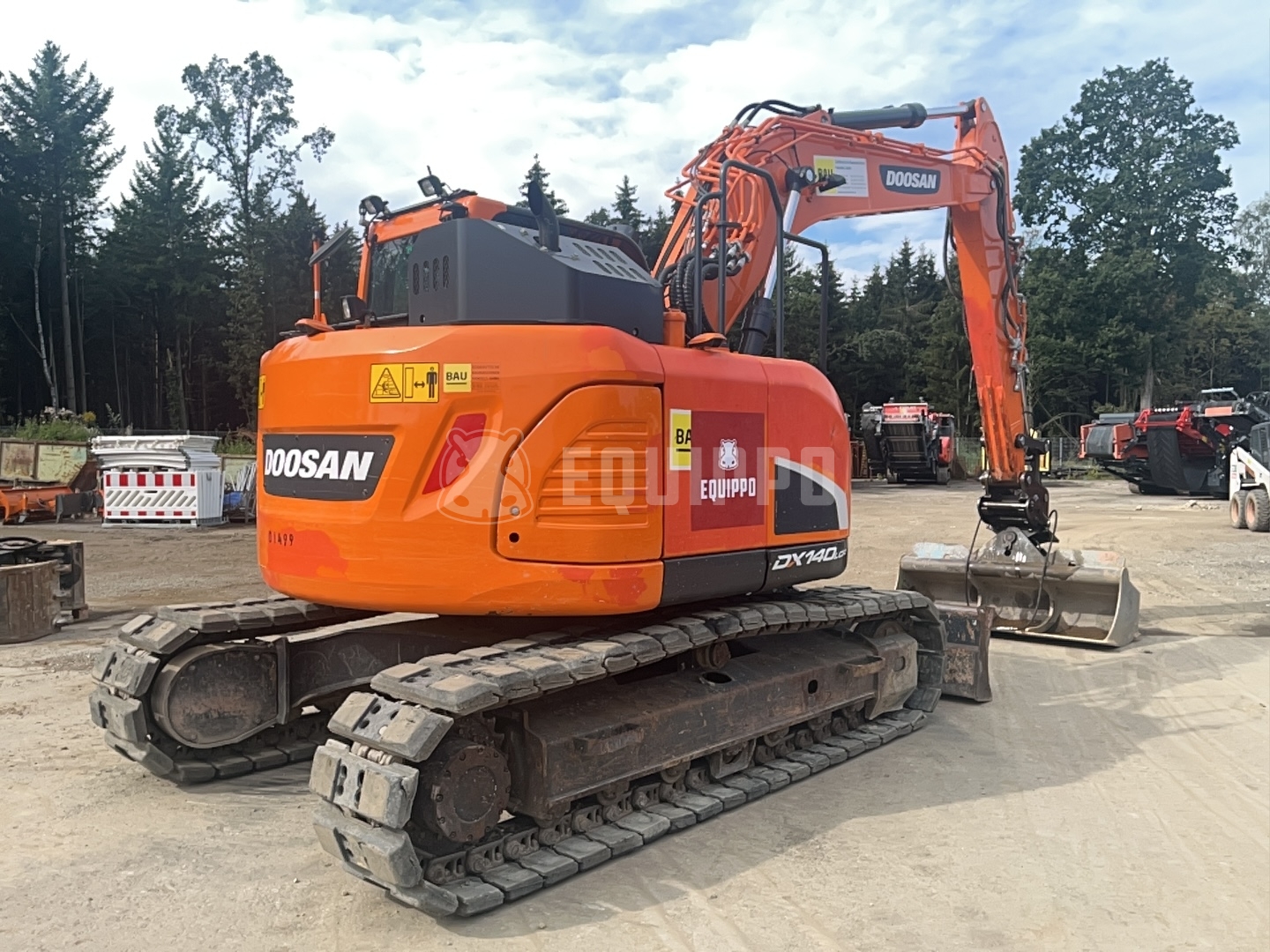 Doosan DX140LCR-5 with Lehnhoff SW10-3 quickcoupler (without bucket) - - Used Tracked Excavator