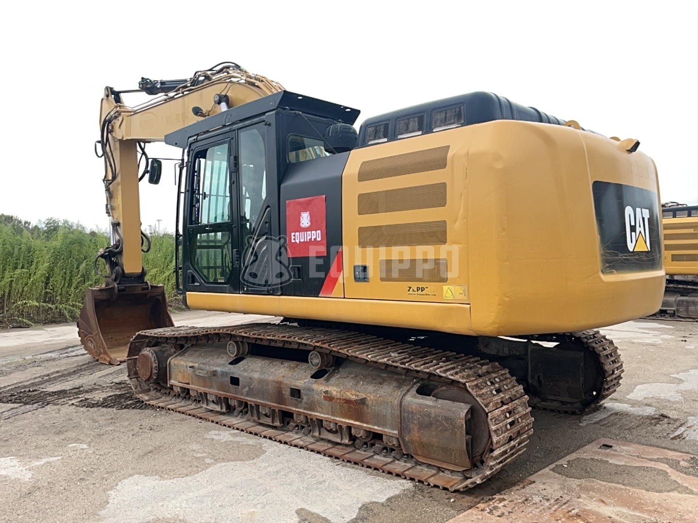 Caterpillar 330FLN with Oilquick OQ-80 quickcoupler and bucket - - Used Tracked Excavator