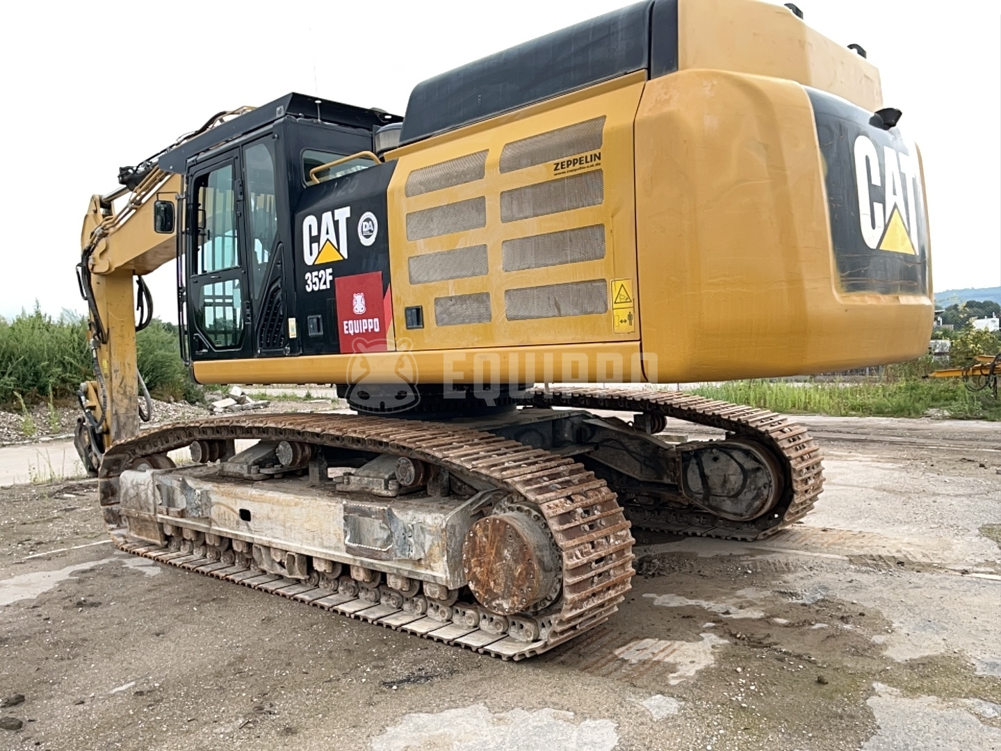 Caterpillar 352F with OQ-90 quickcoupler including one bucket AWR - - Used Tracked Excavator