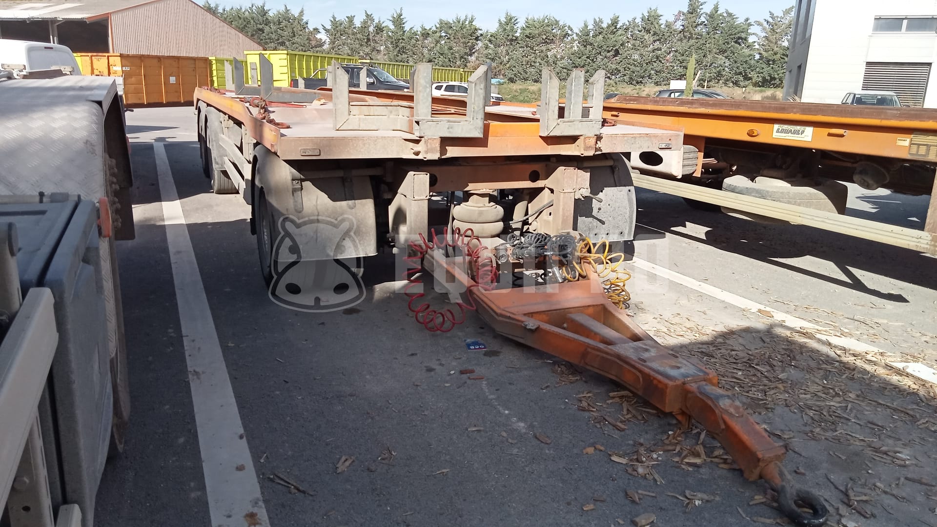 Louault N Container 3-axle trailer - - Used Low Bed Semi-trailer
