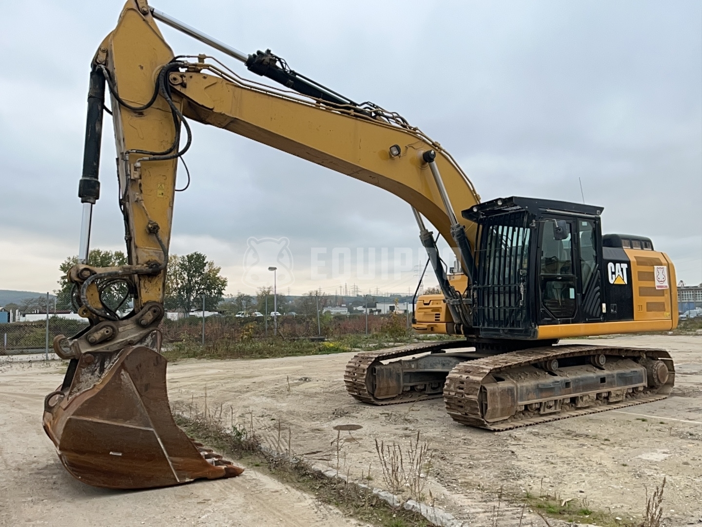 Caterpillar 330 FLN with Oilquick OQ-80 quickcoupler and bucket - - Used Tracked Excavator