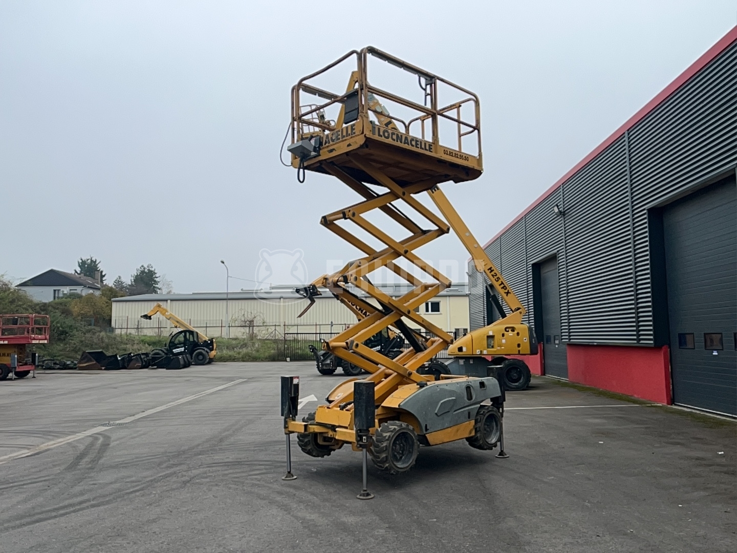Haulotte Compact 10 (10m) - - Używany Podnośnik nożycowy