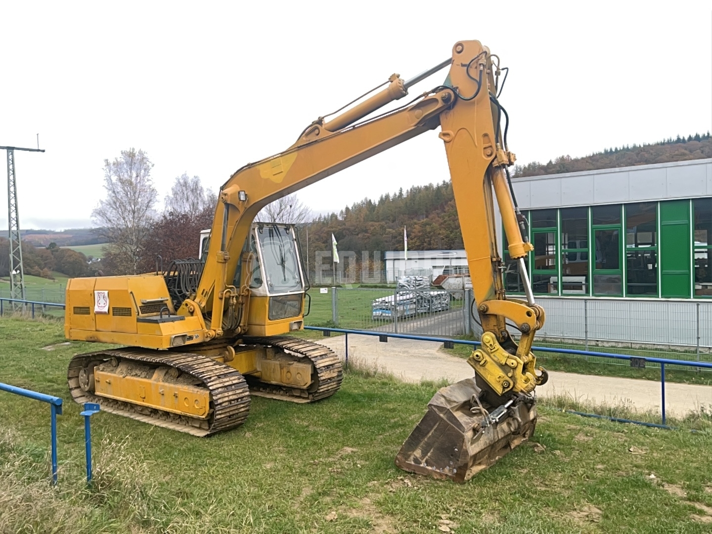 Liebherr R 912 HD (Defective final track drive, new undercarriage) - - Used Tracked Excavator