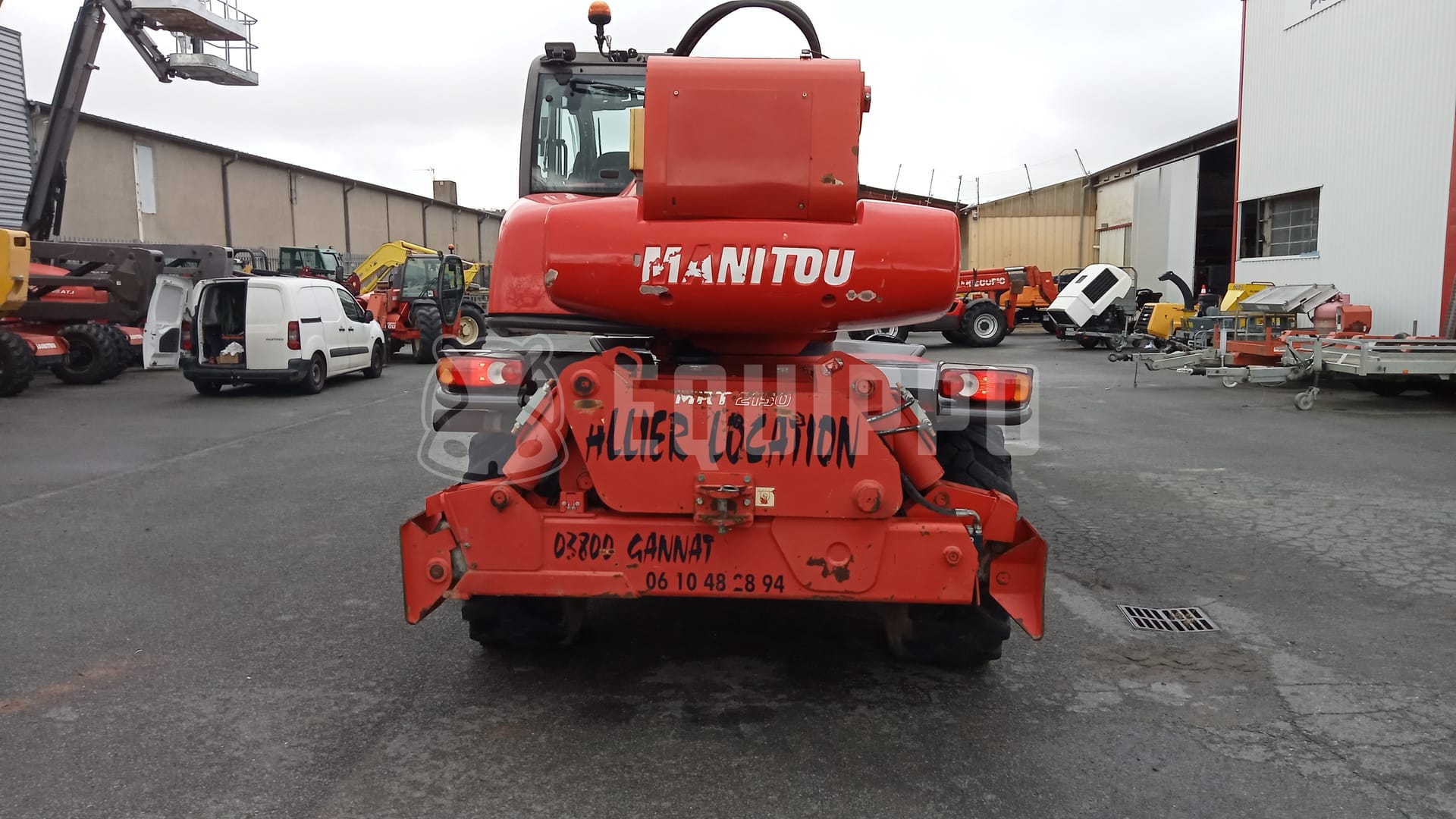 Manitou Mrt 2150 con cesta, cabestrante y horquillas - - Manipuladora Telescópica Usada
