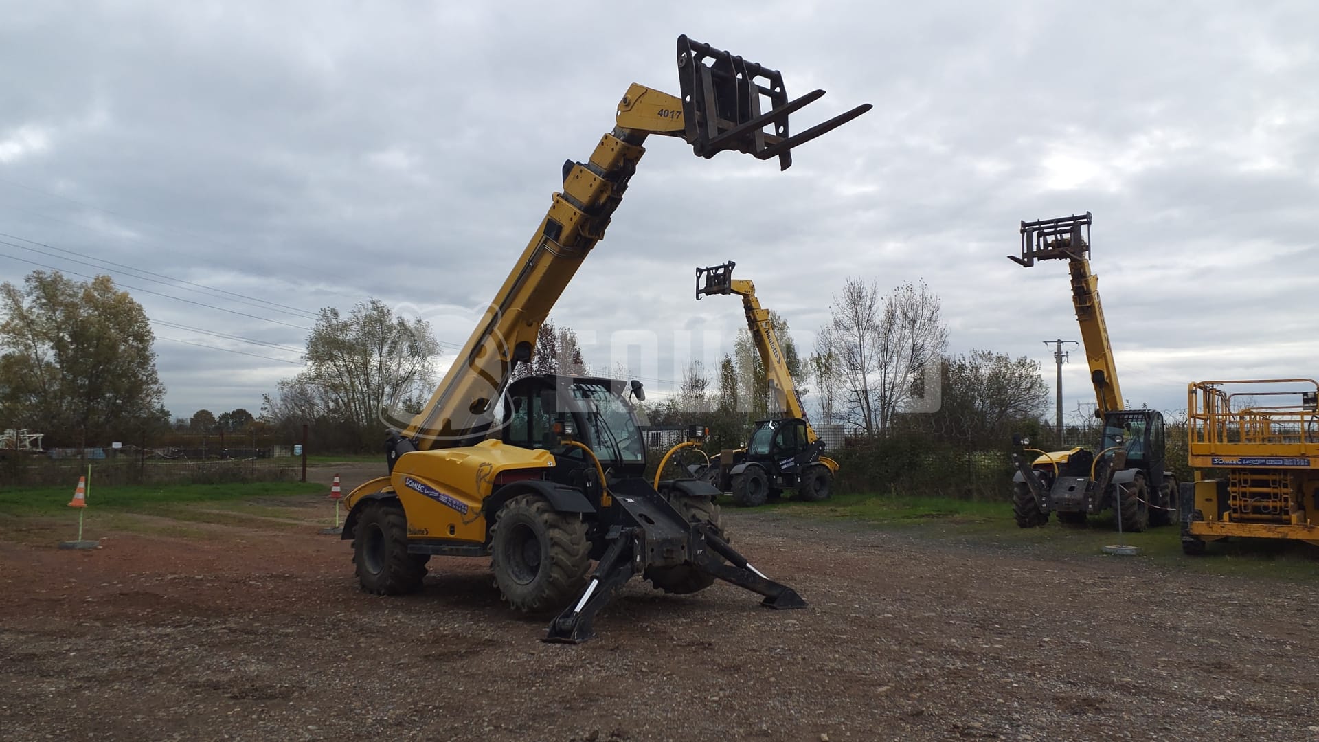 Haulotte HTL4017 (16,7m) with forks (similar to Manitou 1740) - - Used Telescopic Forklift