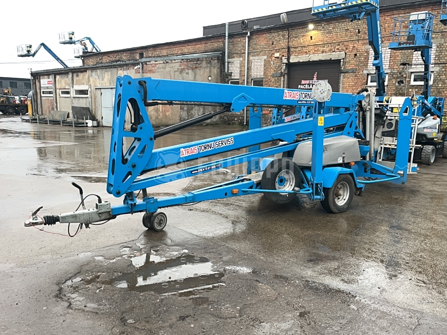 Genie TZ-50 Hybrid w/Drive (15 m) - - Used Trailer-Mounted Boom Lift
