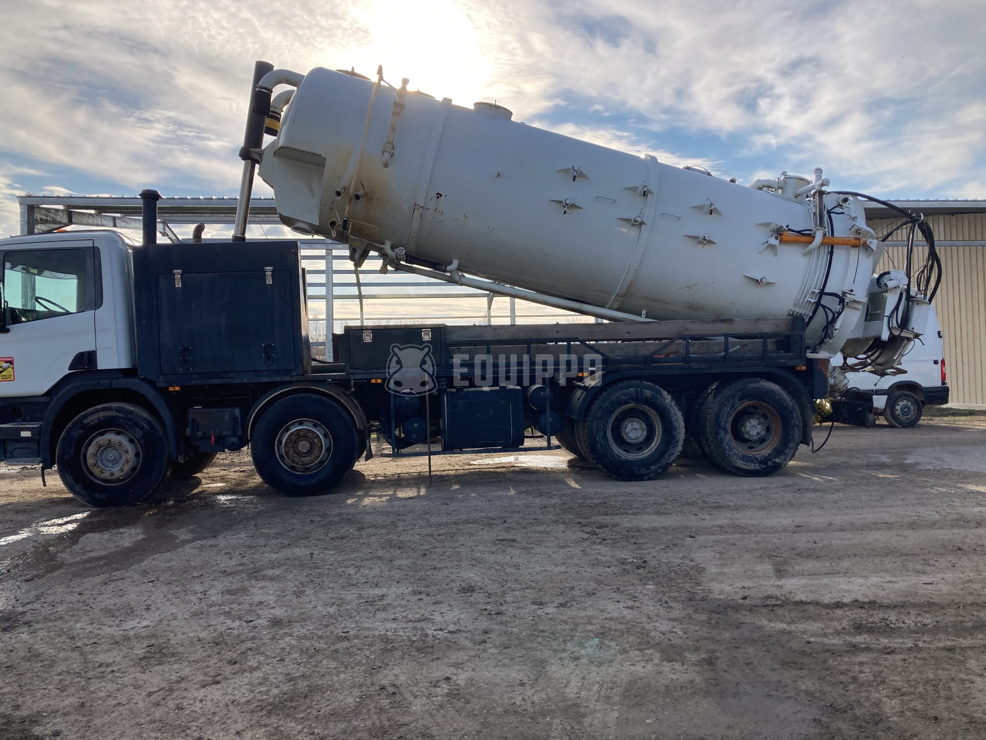 Scania P114 CB8x4HZ 340 Hydrovac - - Used Suction Excavator
