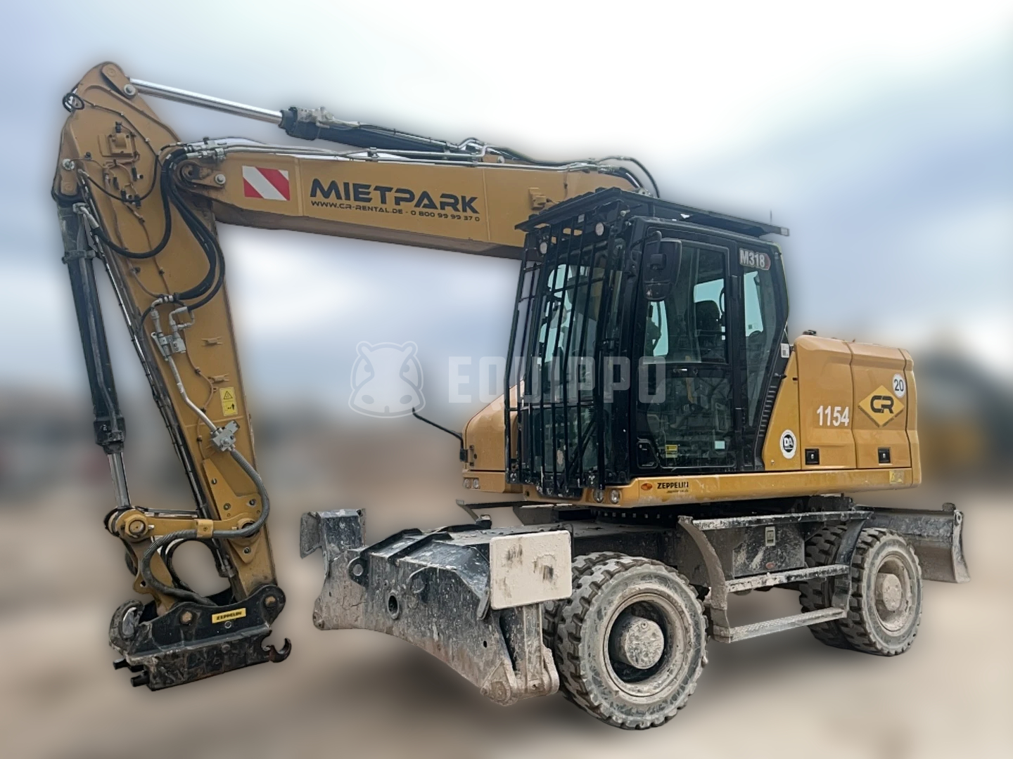 Caterpillar M318 with variable angle boom with Oilquick OQ80 quickcoupler (without attachment) - - Used Wheeled Excavator