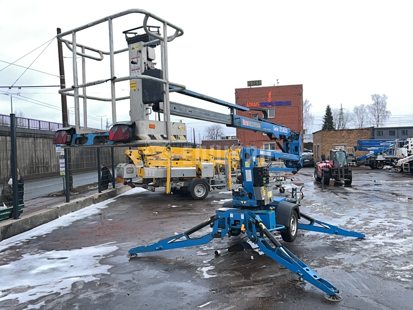 Genie TZ34 (12m) - - Gebrauchte Trailer-Mounted Boom Lift