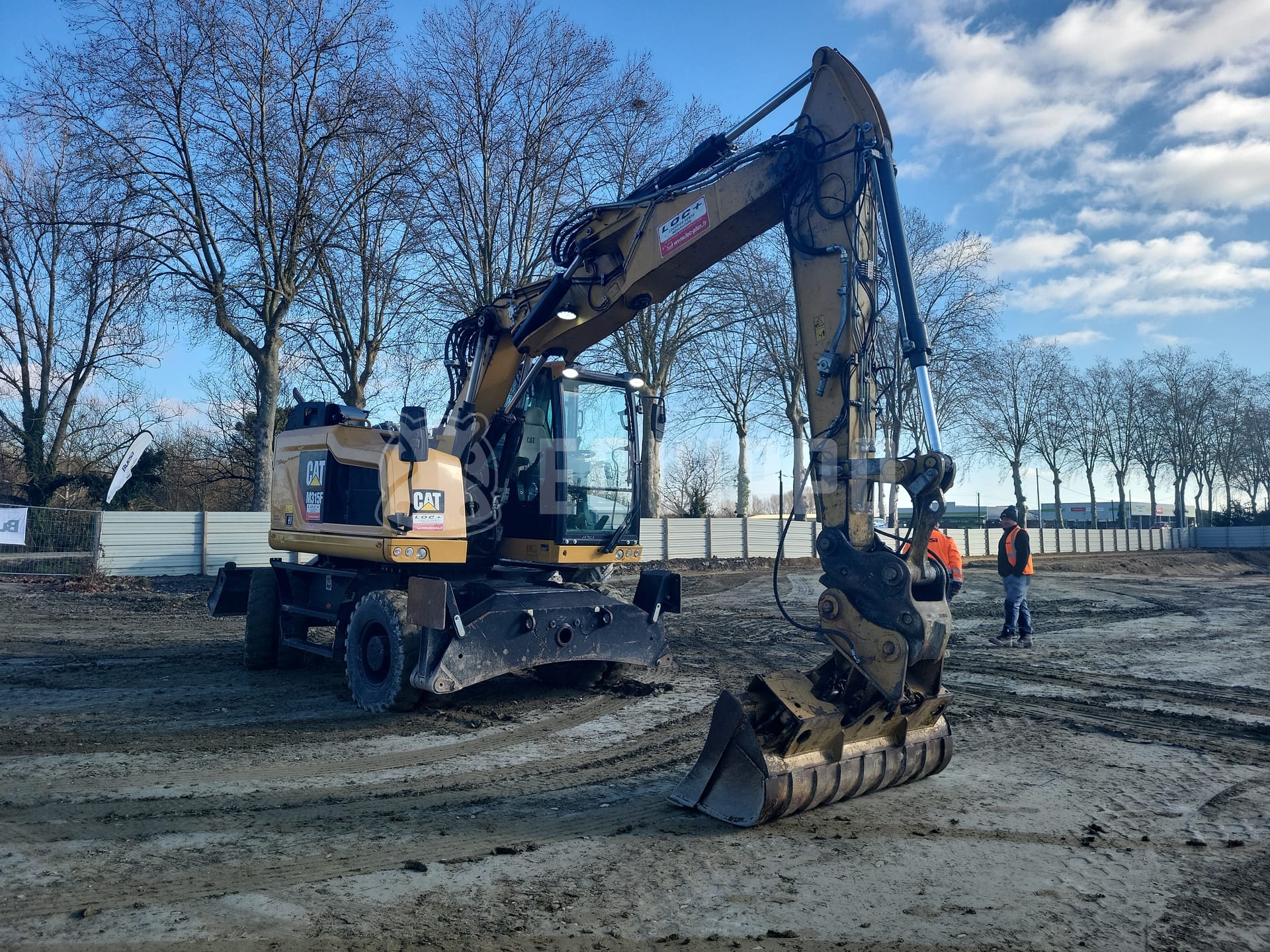 Caterpillar M315 with 3 buckets - - Used Wheeled Excavator