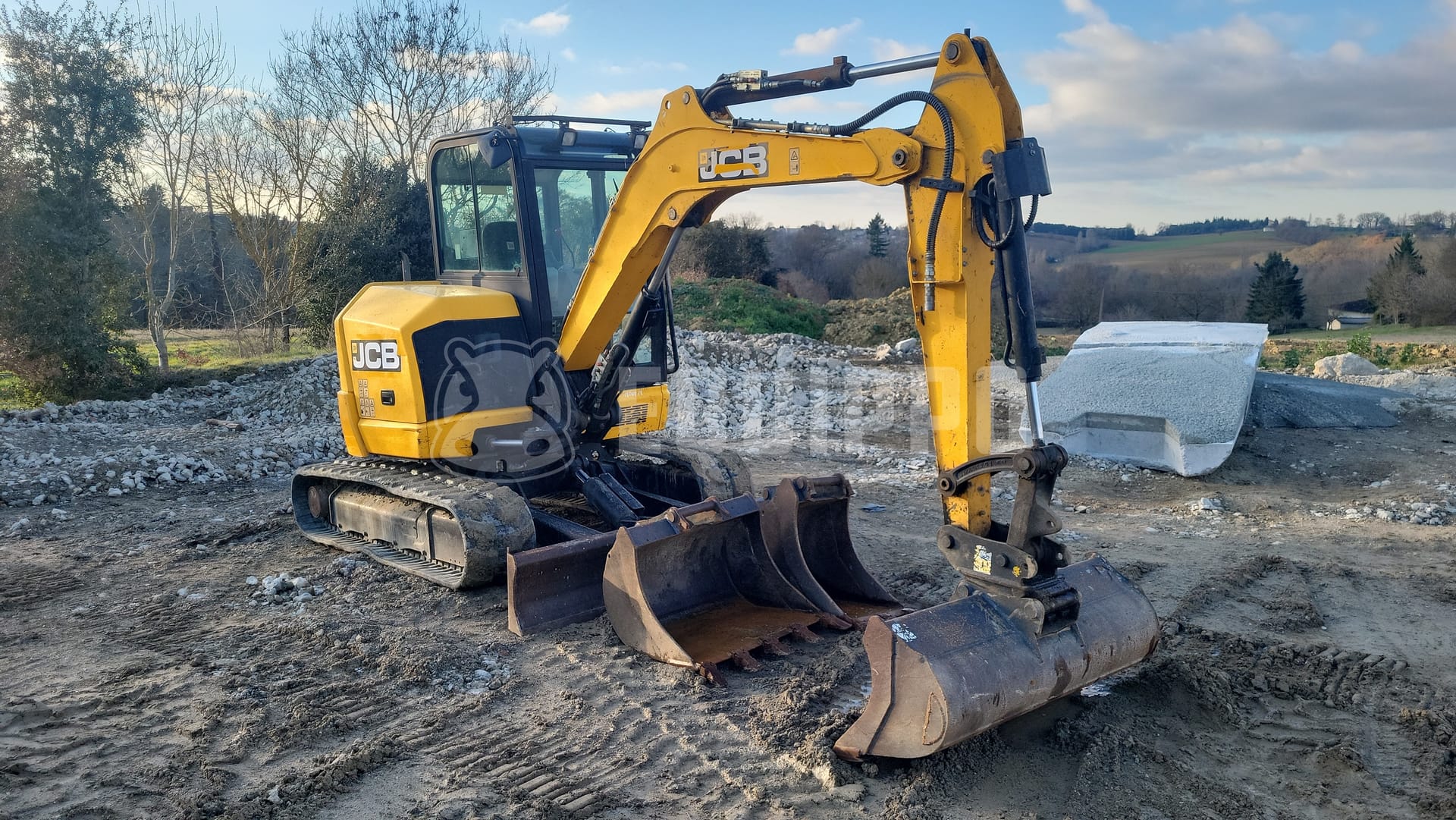 JCB 48Z-I with 3 buckets - - Used Mini Excavator < 7t