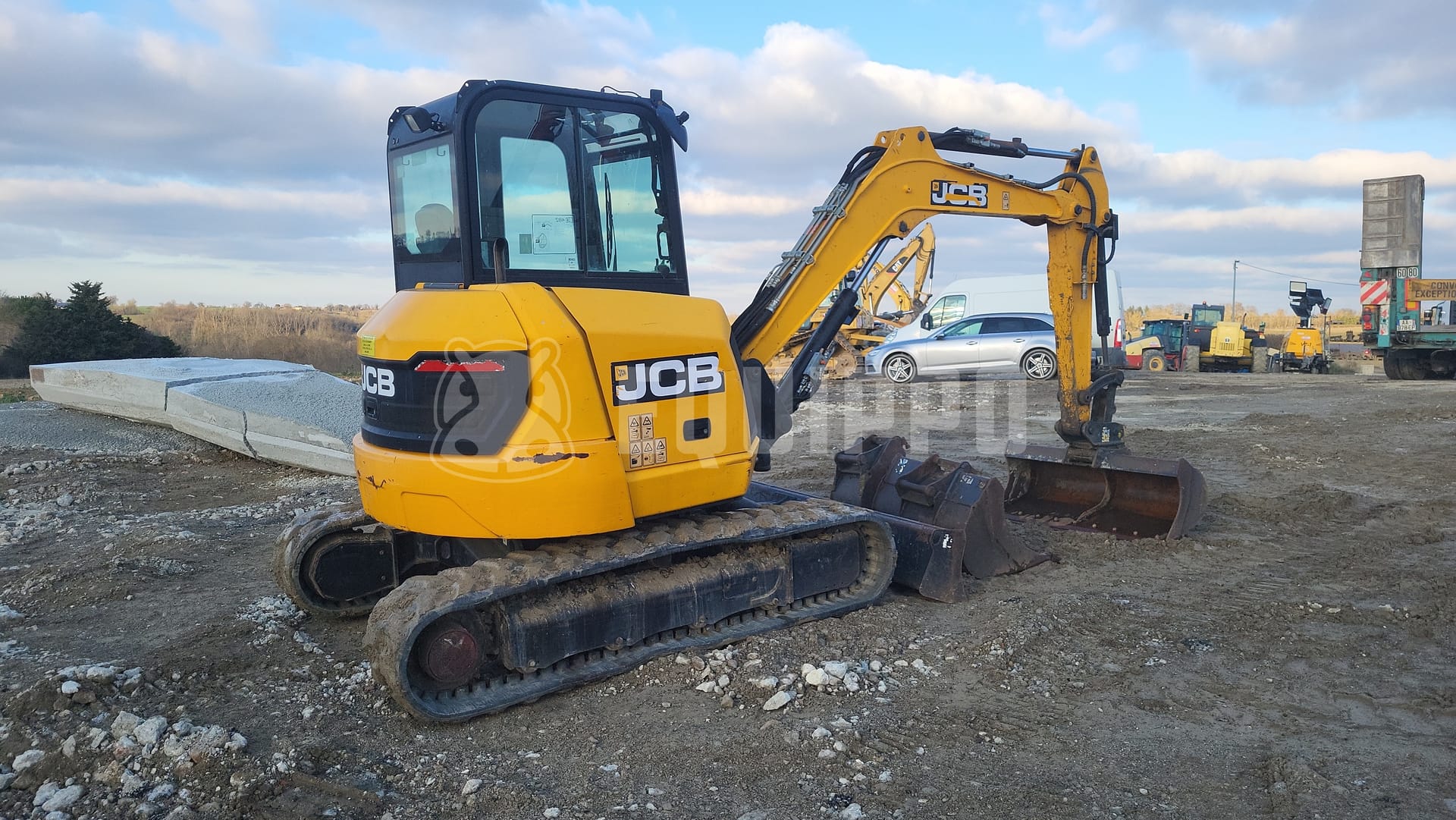 JCB 48Z-I with 3 buckets - - Used Mini Excavator < 7t