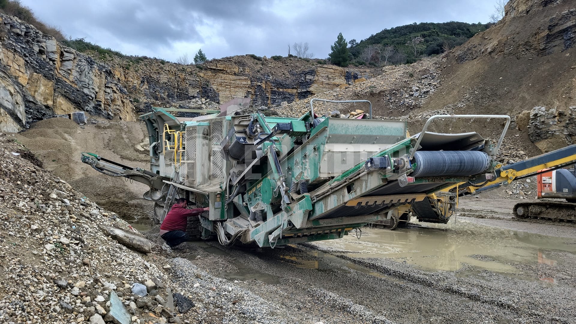 McCloskey I44R Impact - - Used Crusher