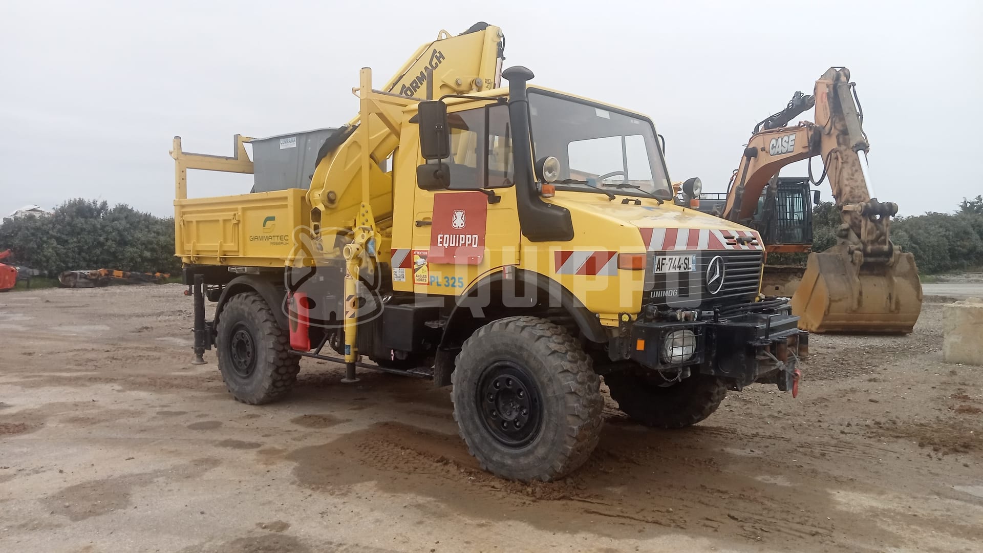 Mercedes-Benz Unimog 427 with 2021 Cormach 12000E4 (11m), auger and working basket - - Used Crane Truck