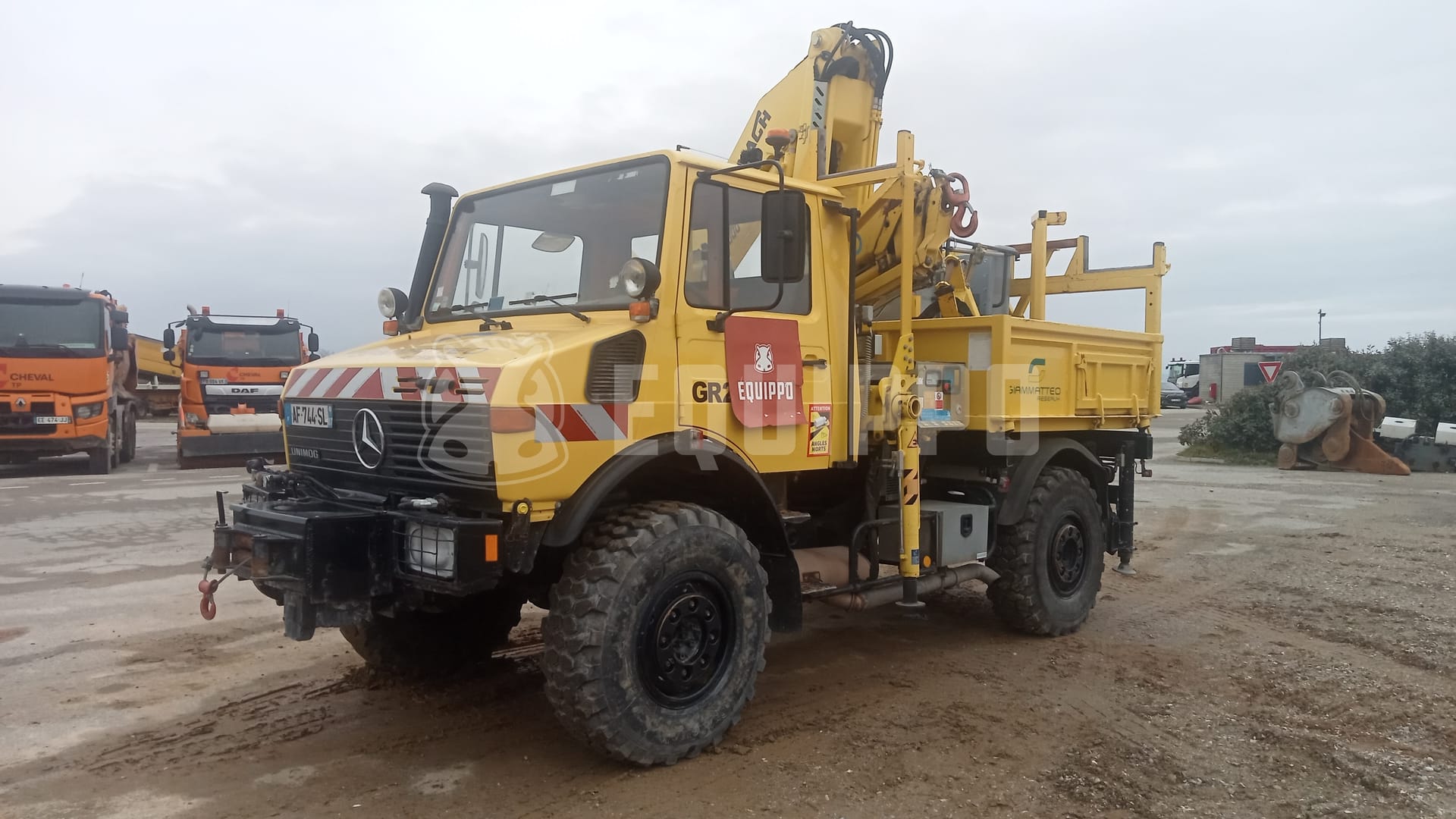 Mercedes-Benz Unimog 427 with 2021 Cormach 12000E4 (11m), auger and working basket - - Used Crane Truck