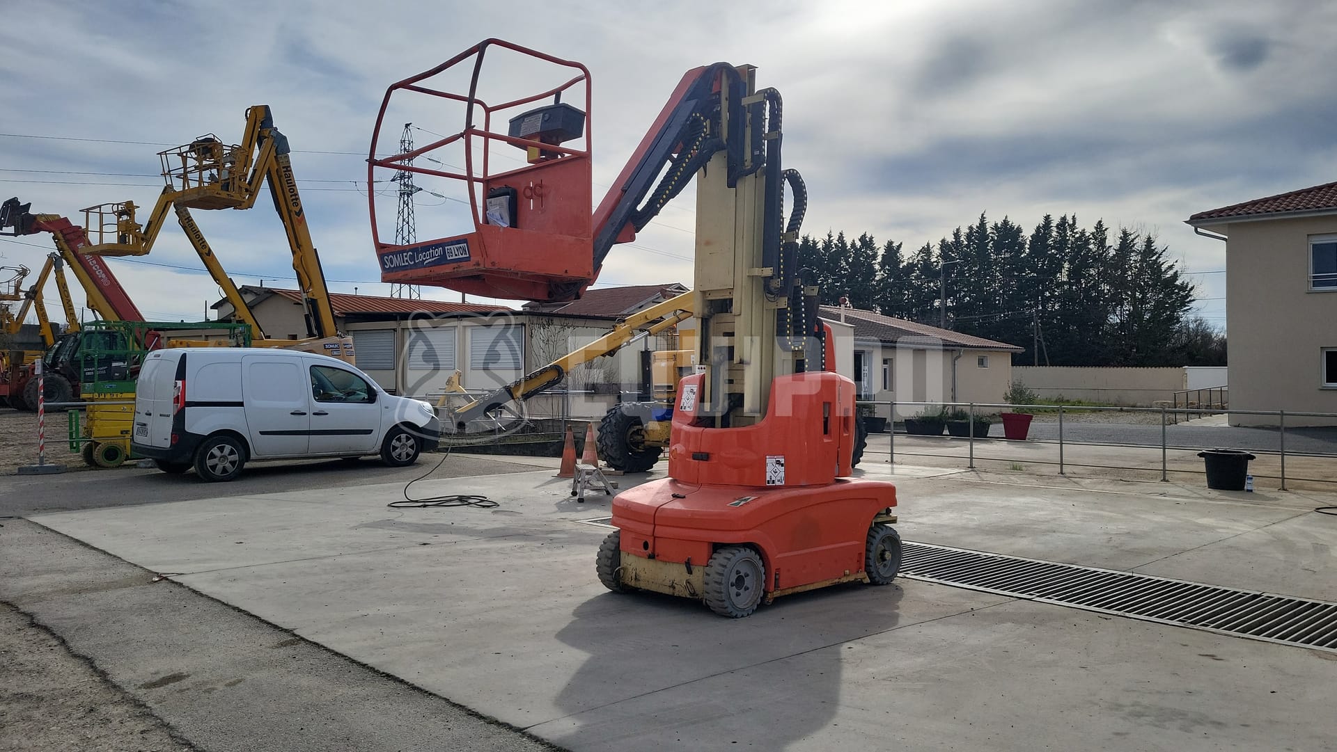 JLG TOUCAN 1210  - - Used Vertical Mast Lift