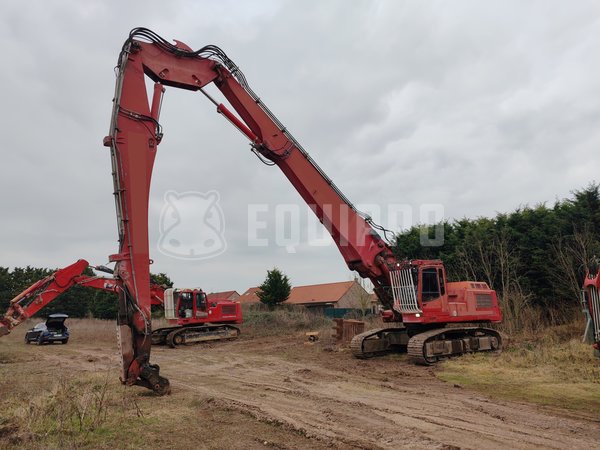 Picture of the Liebherr R 954 B with long demolition boom (28m), standard boom and bucket