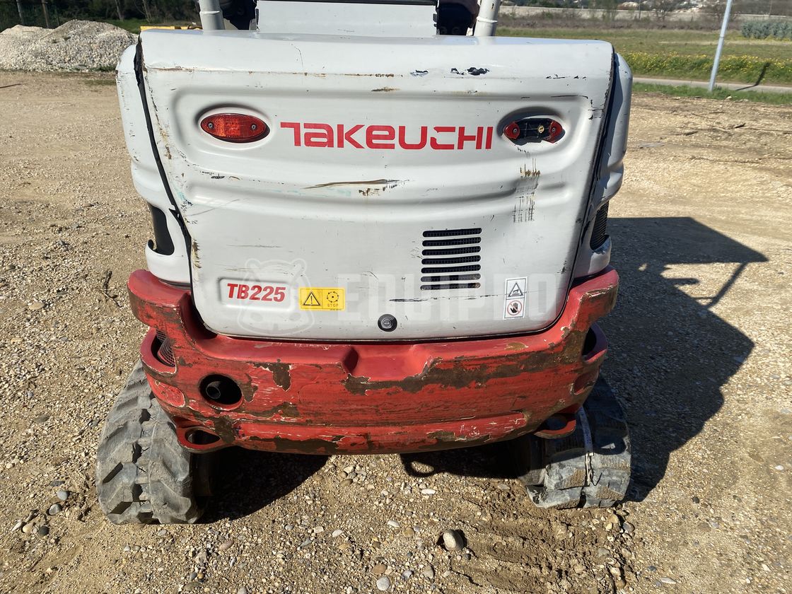 2018 TAKEUCHI TB225-44436930