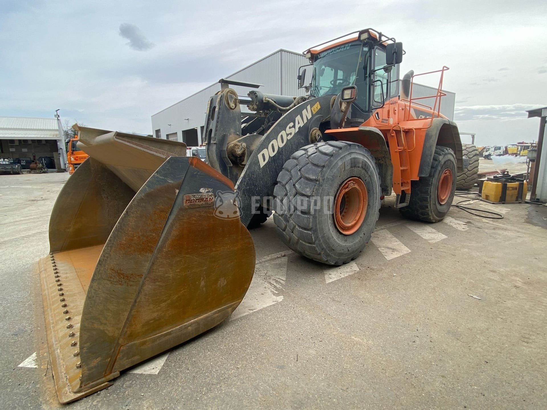 Doosan DL580-5  - - Used Wheel Loader