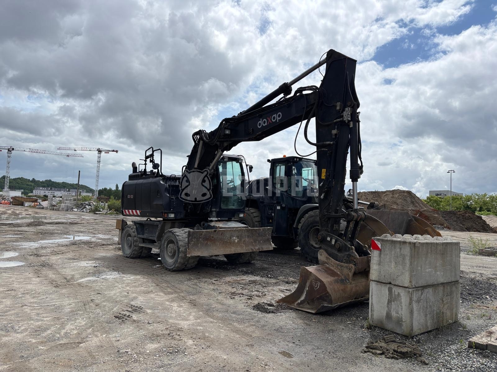 Hitachi ZX170W-6 with 3 buckets - - Used Wheeled Excavator