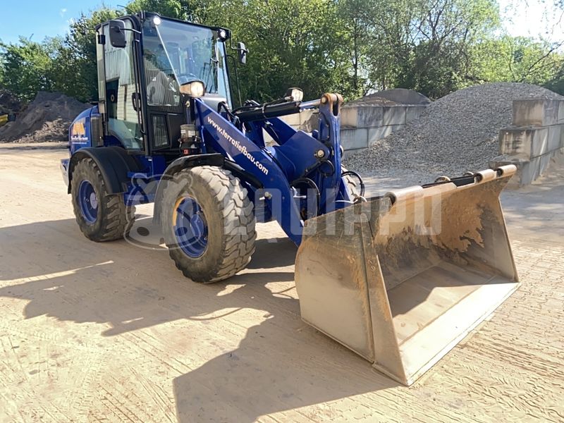 Image for WHEEL LOADERS 2018 Caterpillar 908M