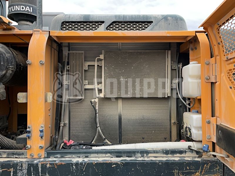 2017 Hyundai HX300-44357282