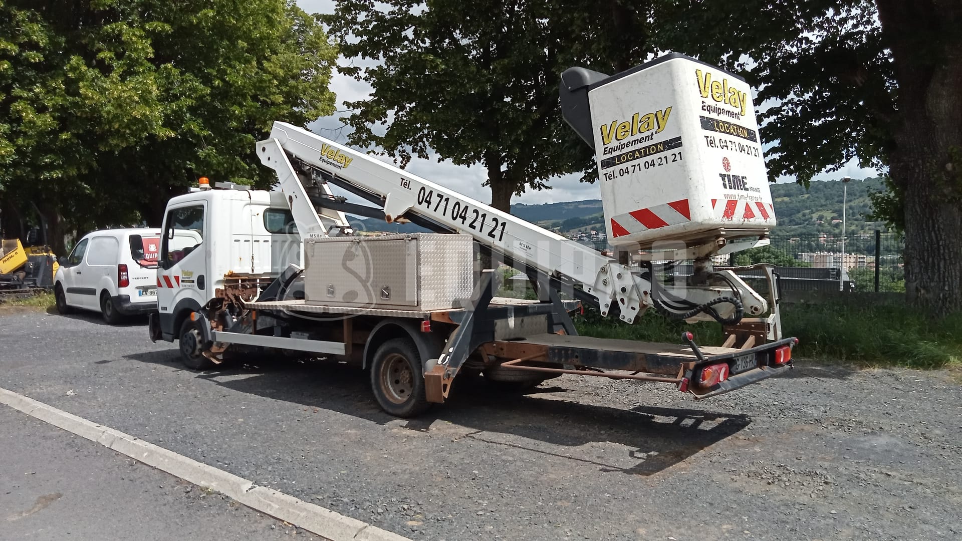 Nissan Cabstar 35.12 with Isoli PT19.9 / VT55NE (19m) - - Used Truck-Mounted Boom Lift
