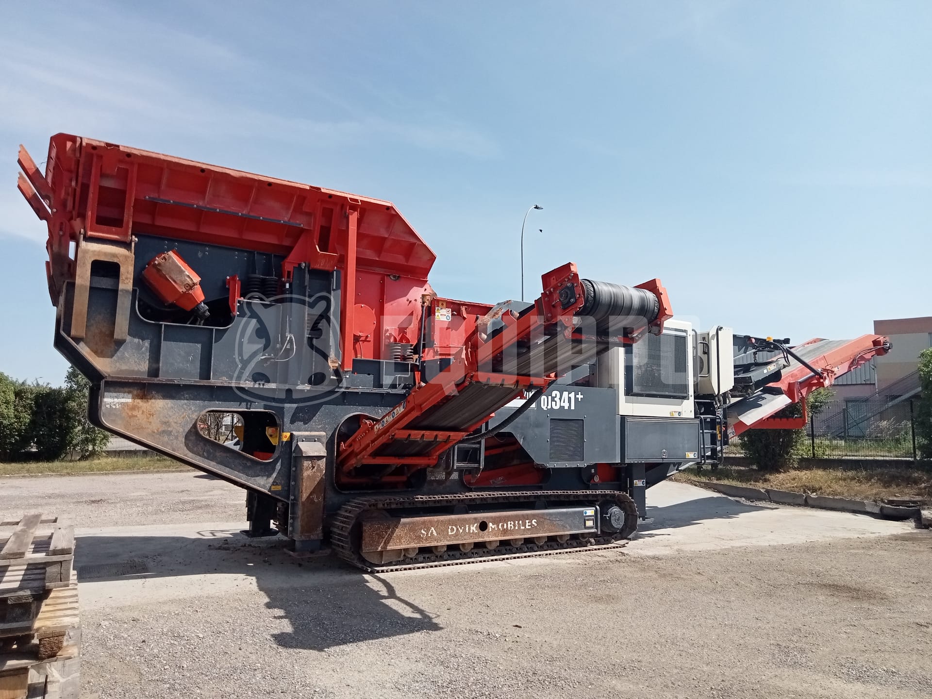 Sandvik QJ341+ Jaw - - Used Crusher