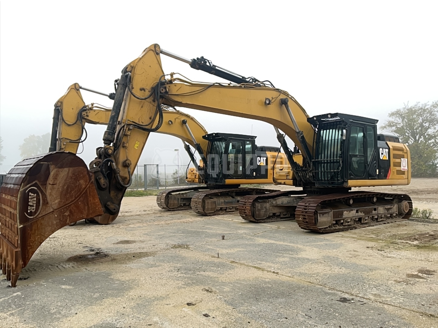 Caterpillar 330 FLN met Oilquick OQ-80 snelkoppeling en Graafbak - - Gebruikte Rupsgraafmachine