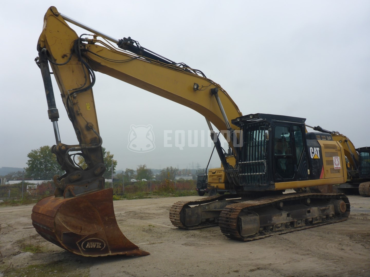 Caterpillar 330 FLN met Oilquick OQ-80 snelkoppeling en Graafbak - - Gebruikte Rupsgraafmachine