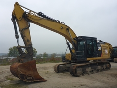 Caterpillar 330 FLN met Oilquick OQ-80 snelkoppeling en Graafbak - - Gebruikte Rupsgraafmachine