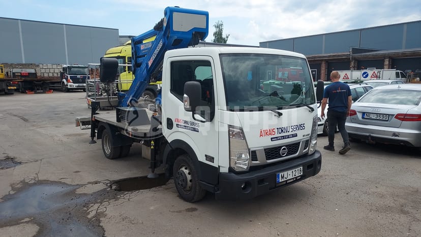 Picture of the Isoli PNT220NLX on Nissan NT400