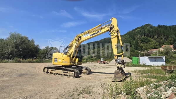 Foto van de Komatsu PC228US-LC-8